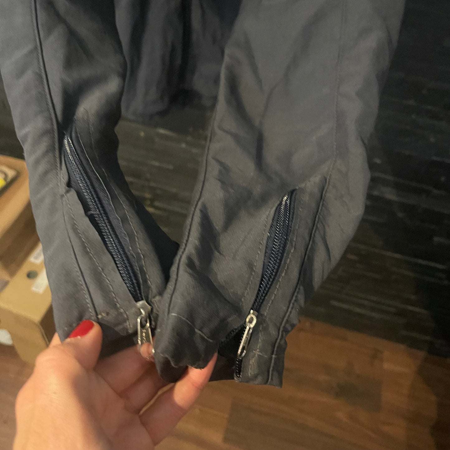 Leichte Jacke Patagonia (Herren S / Damen M) in Anthrazit