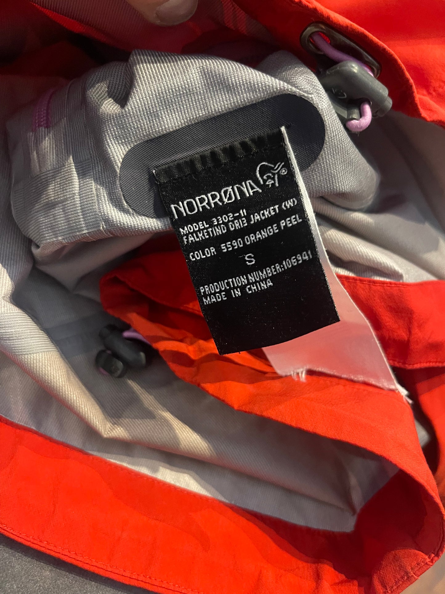 Regendichte Jacke von Norrøna (S Damen) Hardshell rot orange