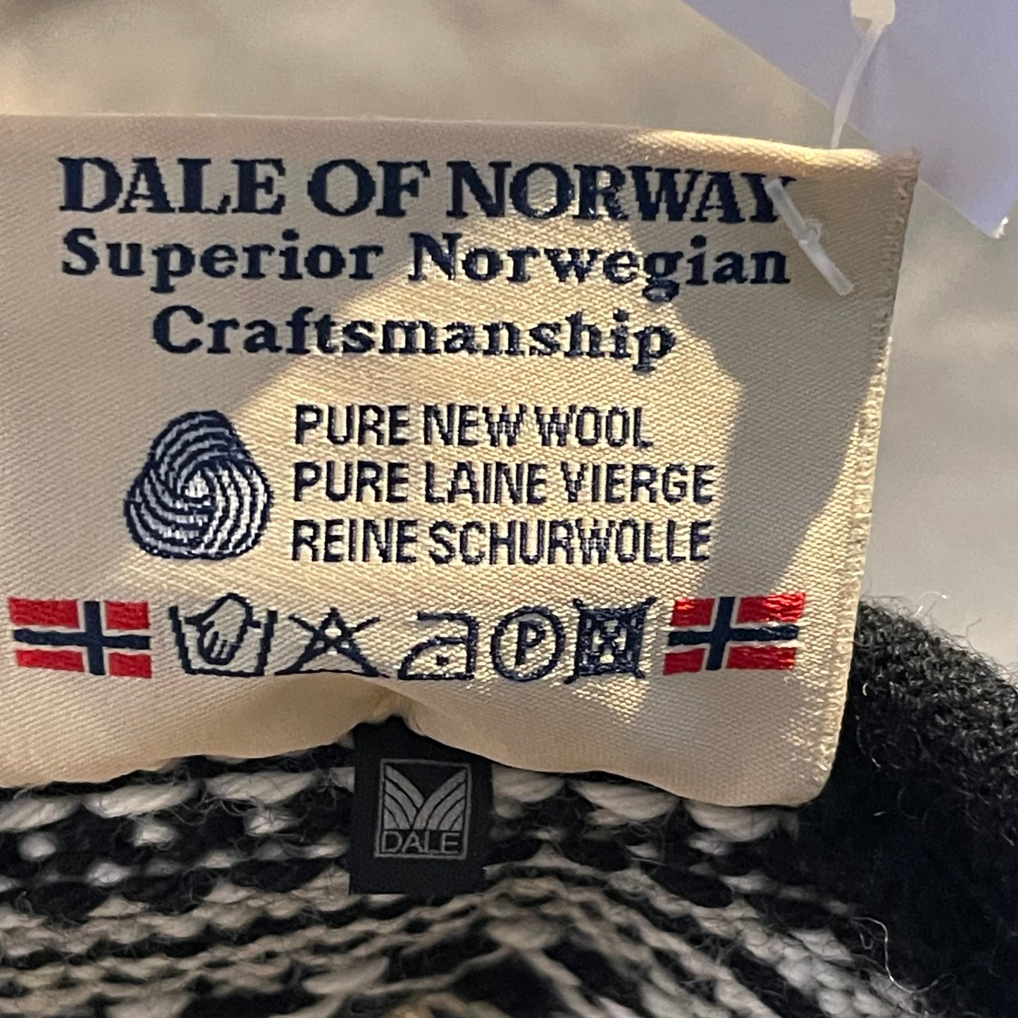 Strick Jacke von Dale of Norway (M Herren / L Damen) weiß bunt pure Wolle