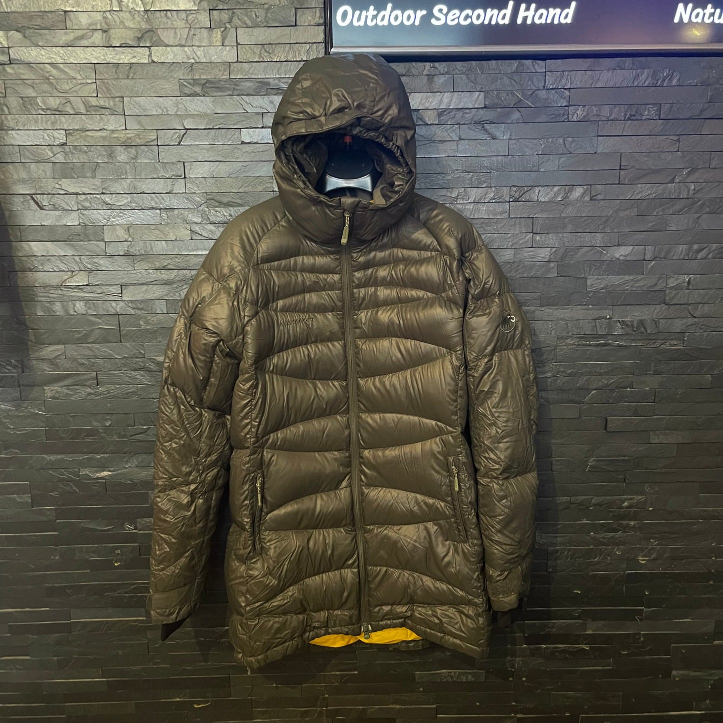 Daunen Mantel von Mammut (M Damen) Parka olivengrün
