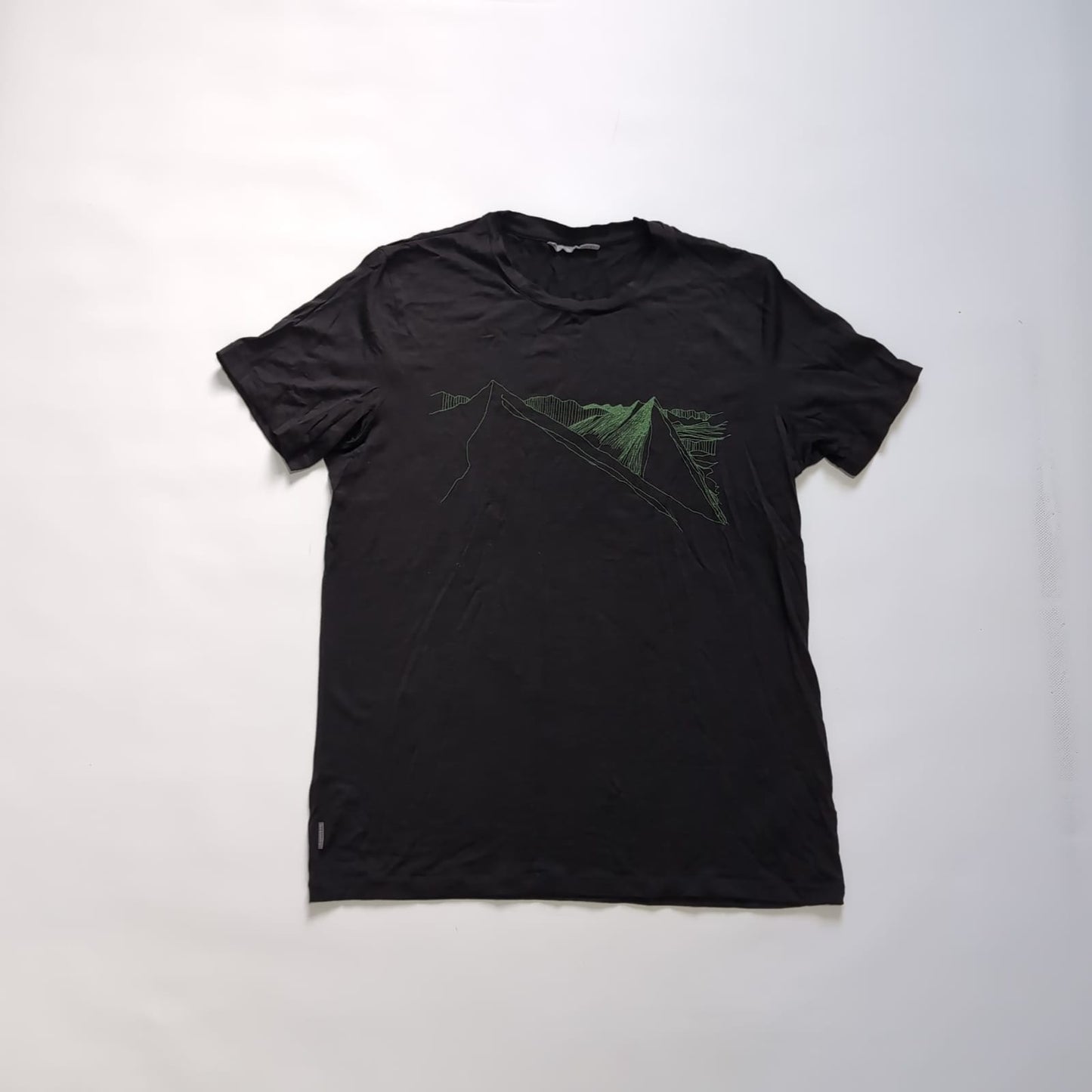 T-Shirt von Icebreaker Merino (S bis M Herren) schwarz Print Berge