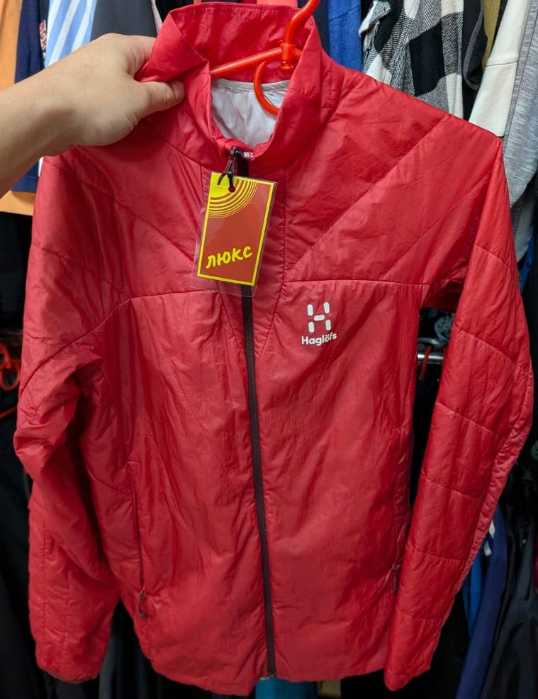 Ultraleichte Isolations Jacke von Haglöfs (S Damen) Kunstdaune rot