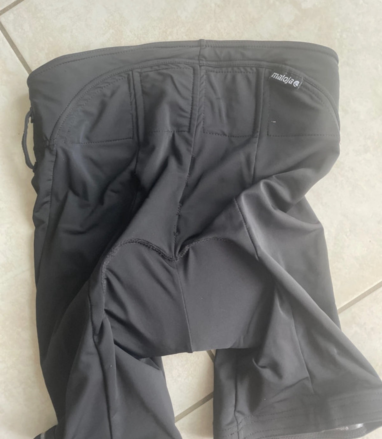 2in1 MTB Radshorts von Maloja (M Damen) grau innen gepolstert