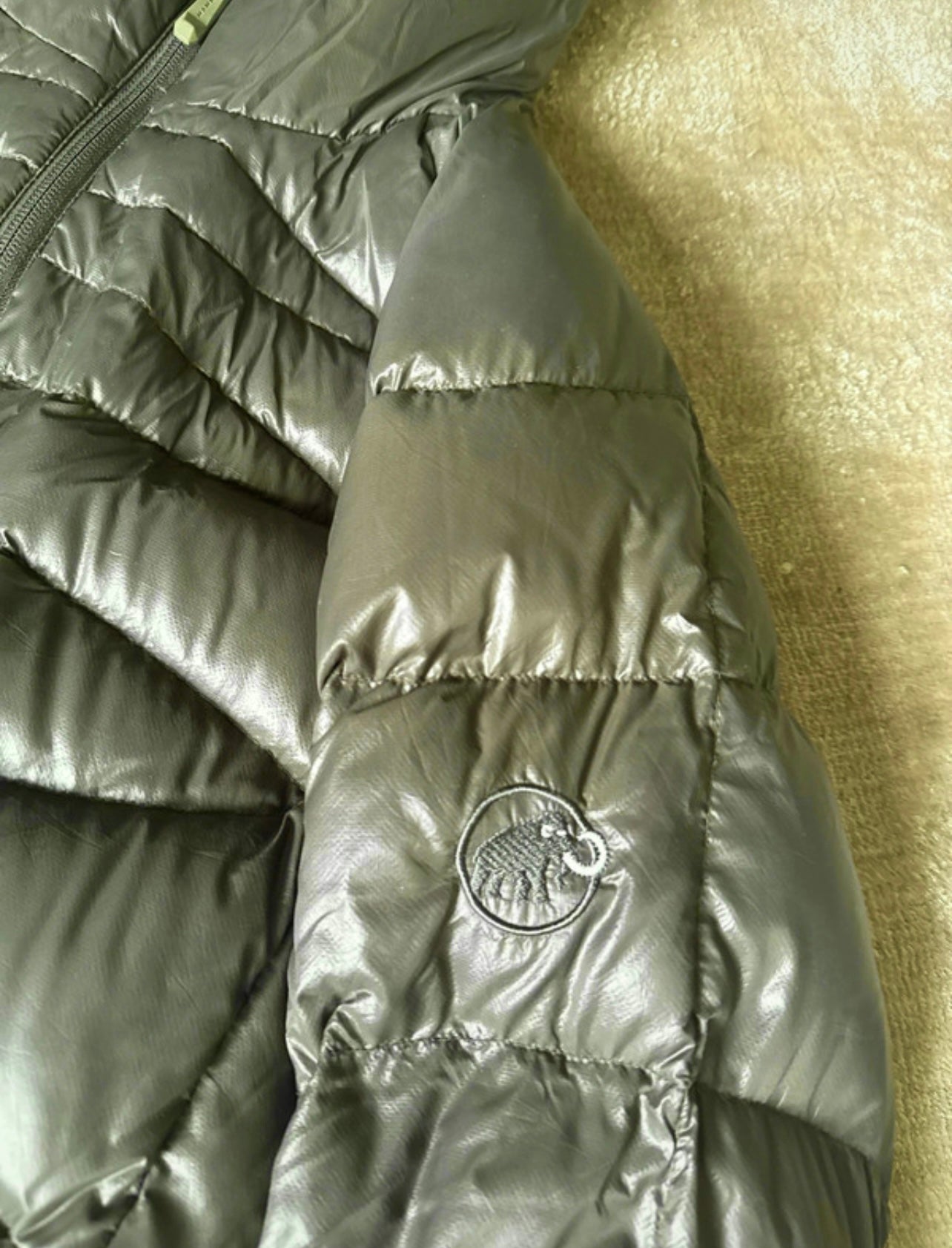 Daunen Mantel von Mammut (M Damen) Parka olivengrün