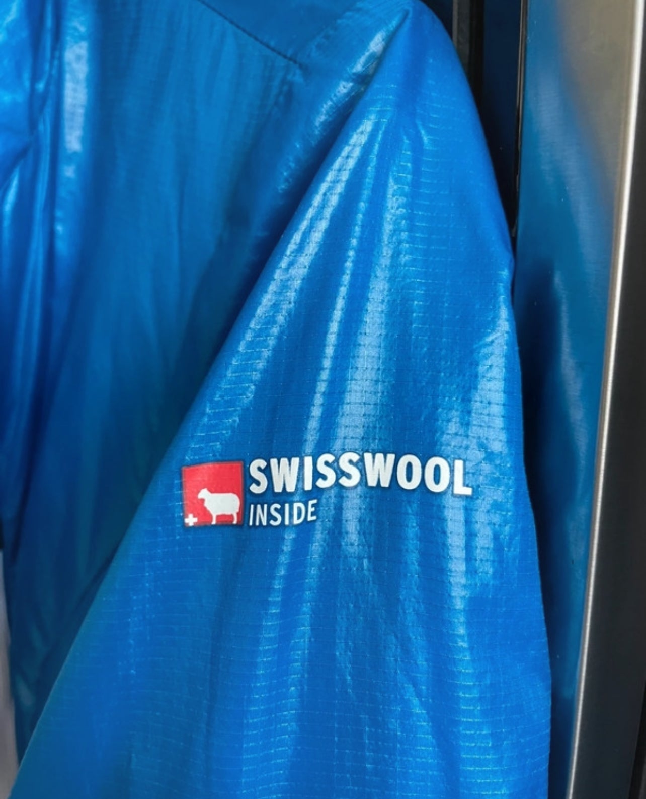 Wende Jacke von Ortovox Swisswool inside (L Damen) schwarz blau