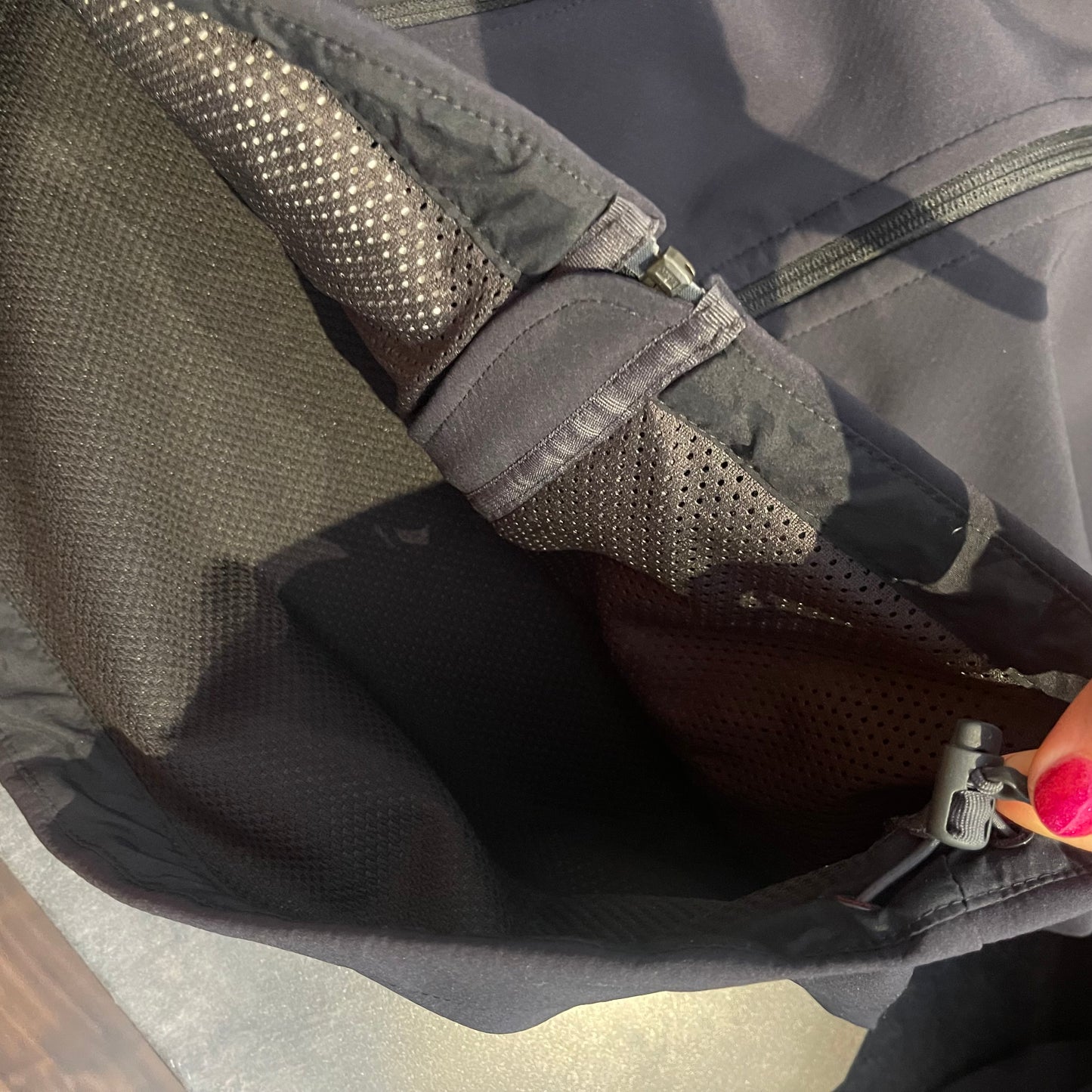Soft Tech Jacke von Mammut (S Damen) schwarz wind- wasserabweisend