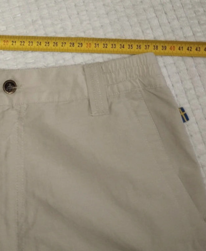 Kurze Trekking Hose Shorts von Fjällräven (M Damen) creme
