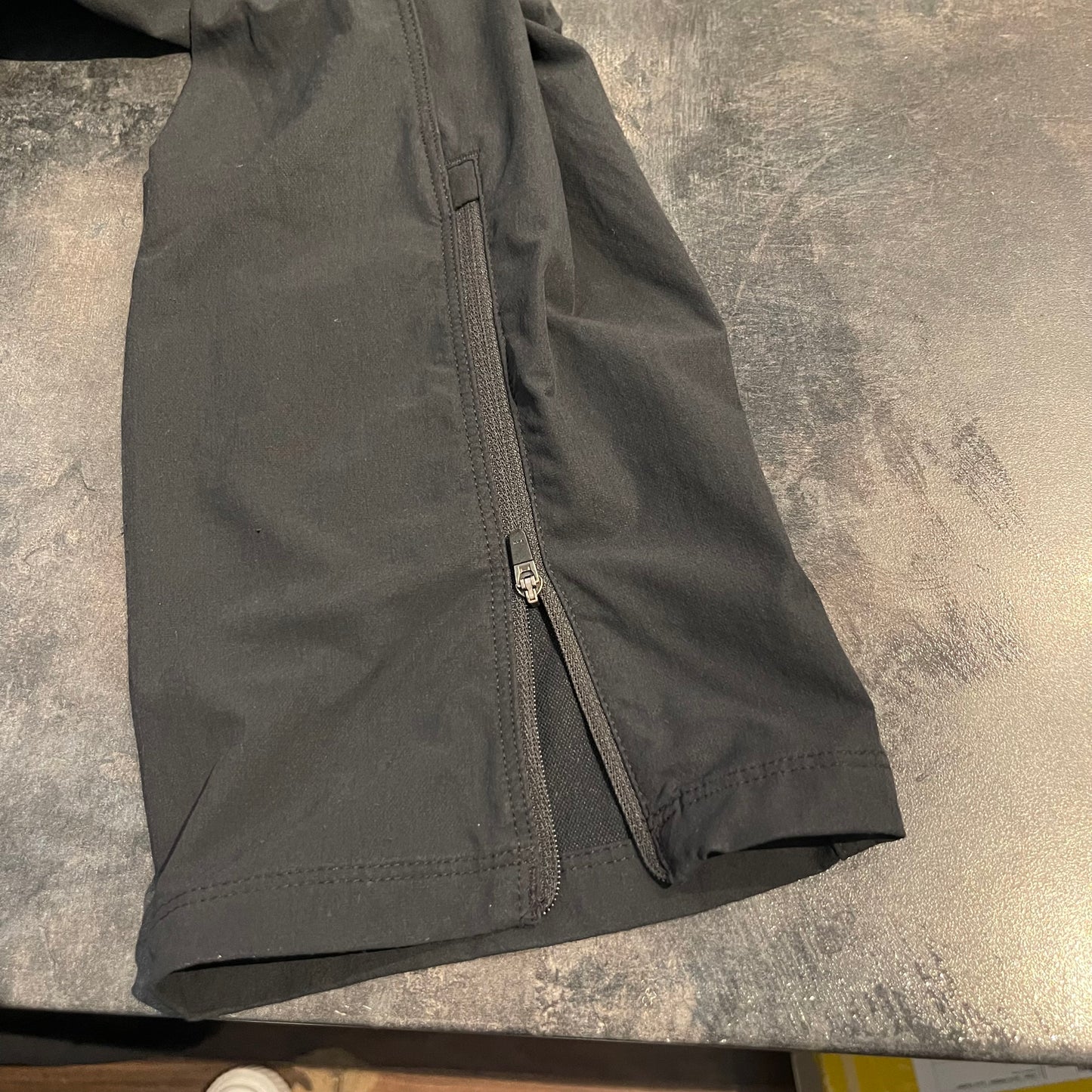Leichte Trekking- Hose von Haglöfs (S Damen) elastisch schwarz