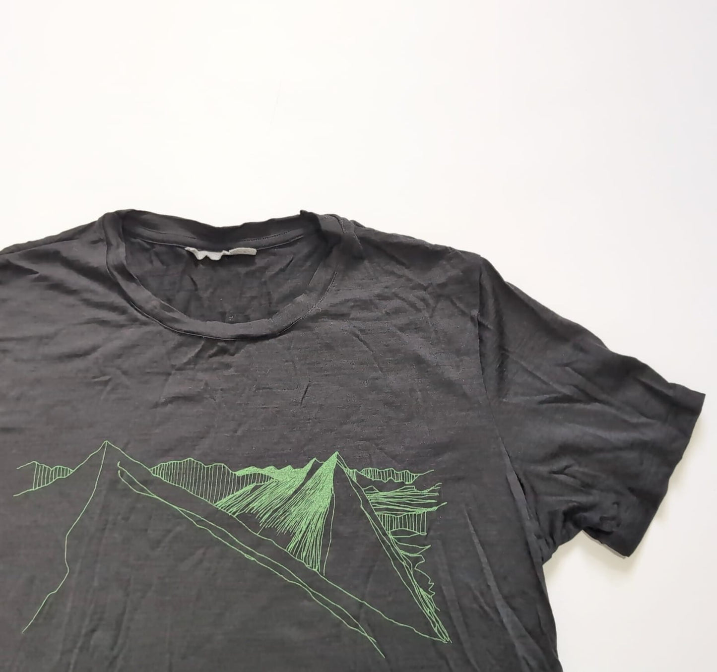 T-Shirt von Icebreaker Merino (S bis M Herren) schwarz Print Berge