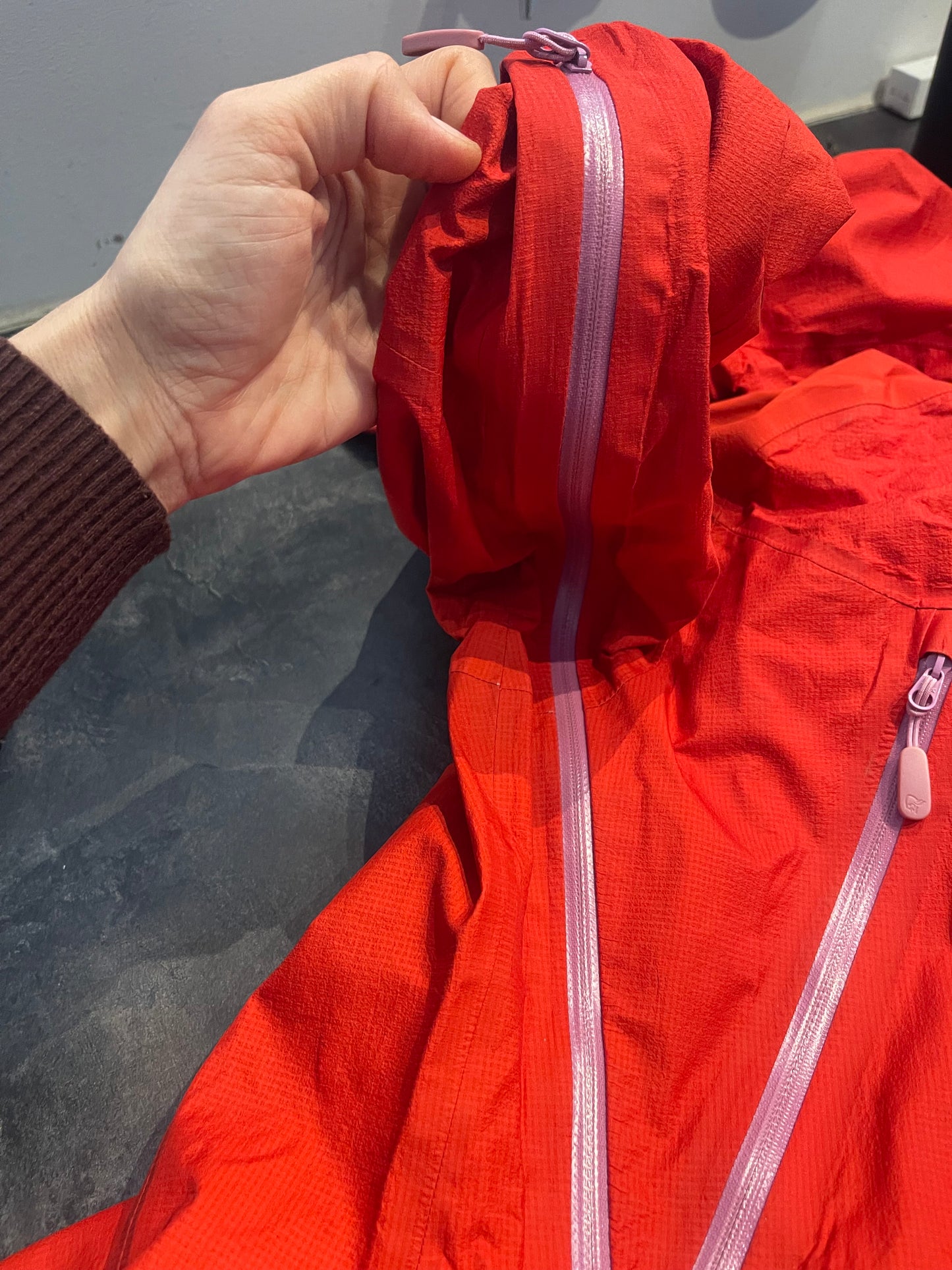 Regendichte Jacke von Norrøna (S Damen) Hardshell rot orange