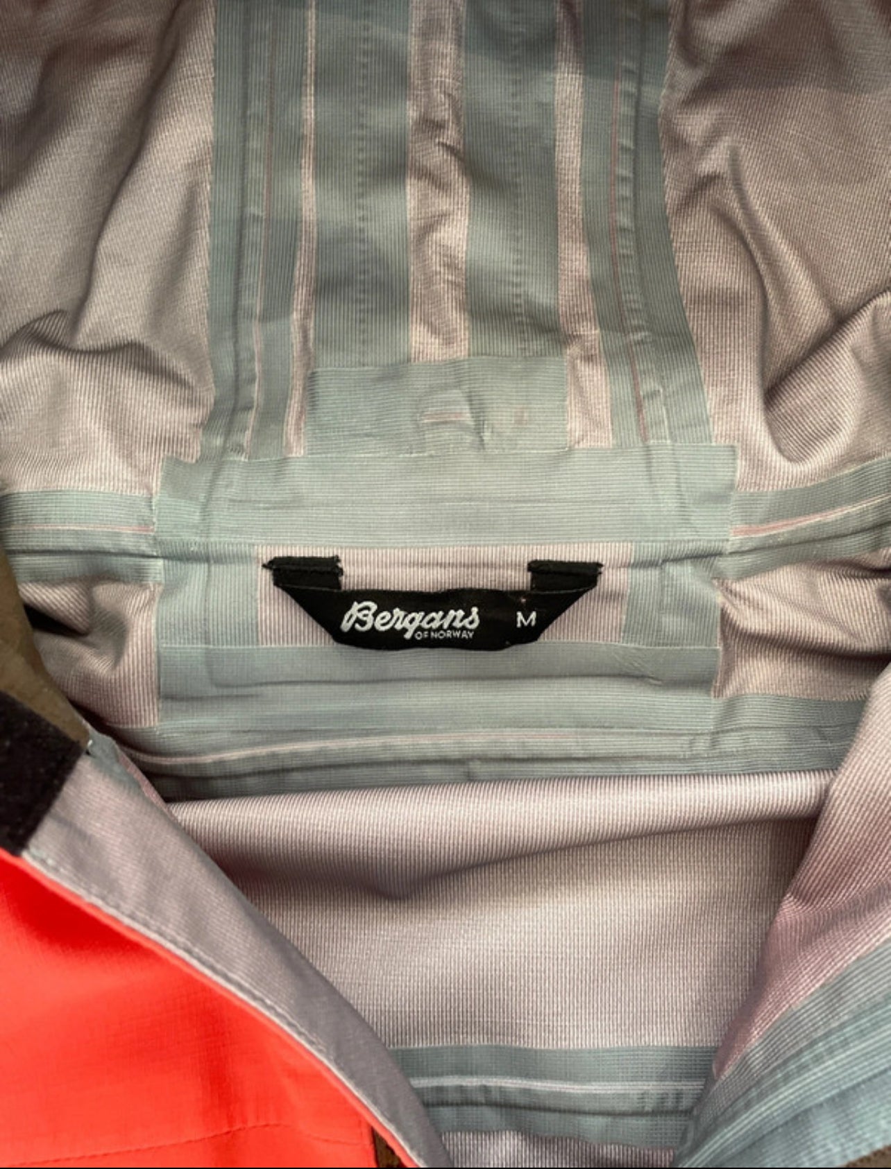 Wasserdichte Jacke von Bergans of Norway (M Herren /L Damen) aprikot