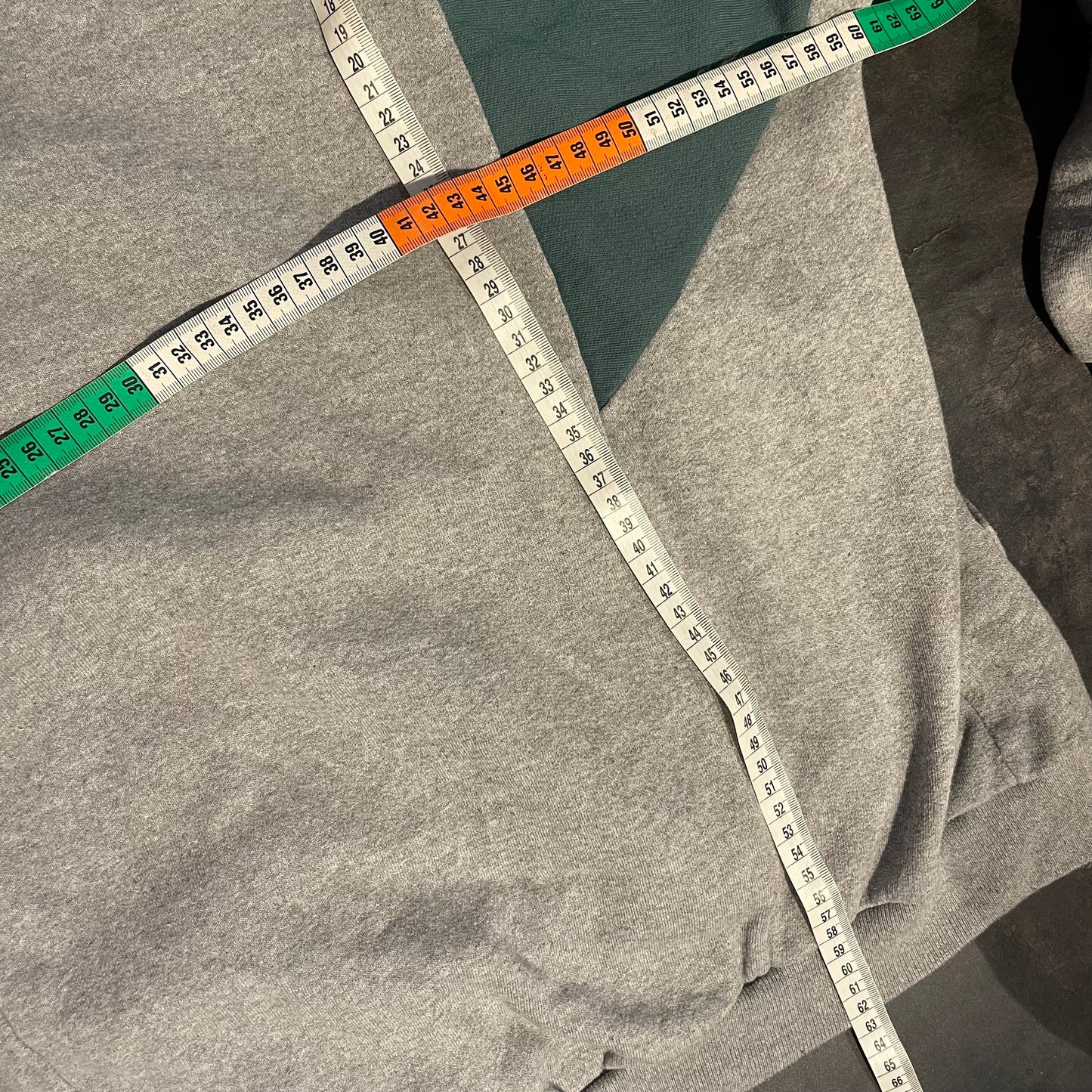 Hoodie von Kaotiko in Größe M Herren / L Damen grau grün