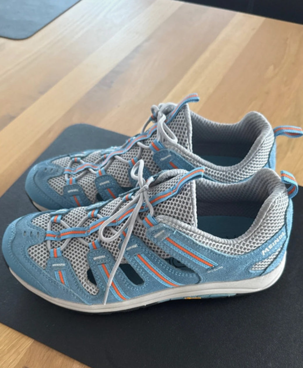 Sommer Wanderschuhe von Meindl Größe 42 Trekking Sandalen blau NEU