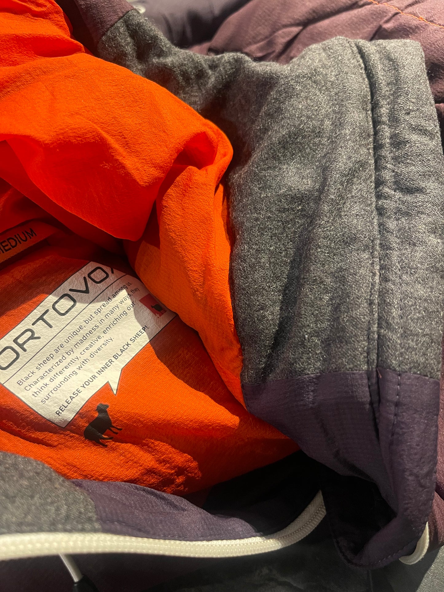 Jacke Ortovox aus Black Swisswool (M Herren) lila mit Kapuze