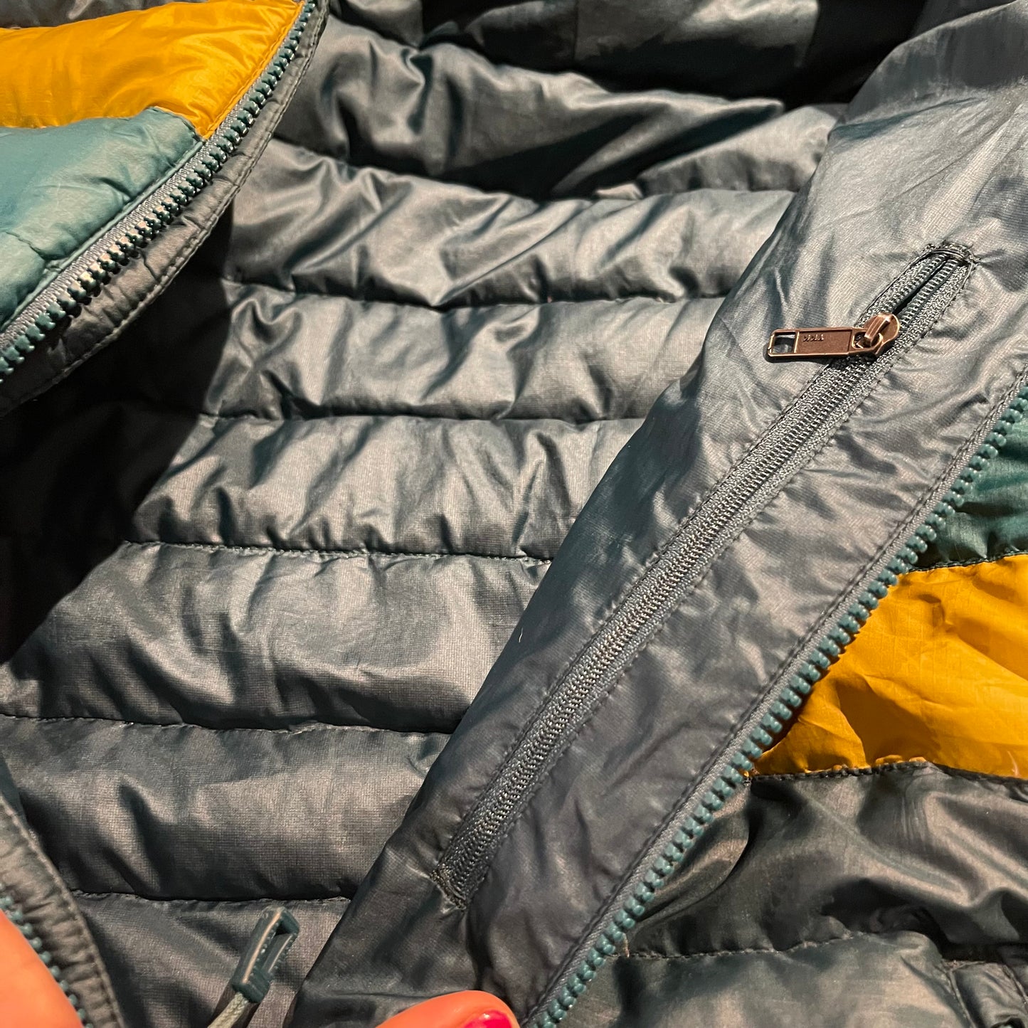 Patagonia Daunen Jacke (Herren S) türkis mit Kapuze