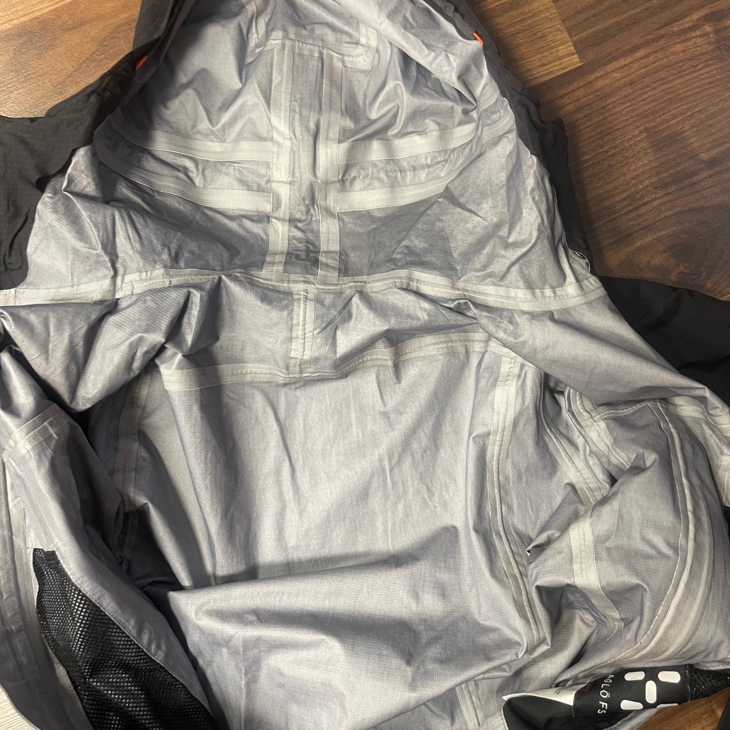 Dünne Hardshell Jacke von Haglöfs (S Damen) Goretex schwarz