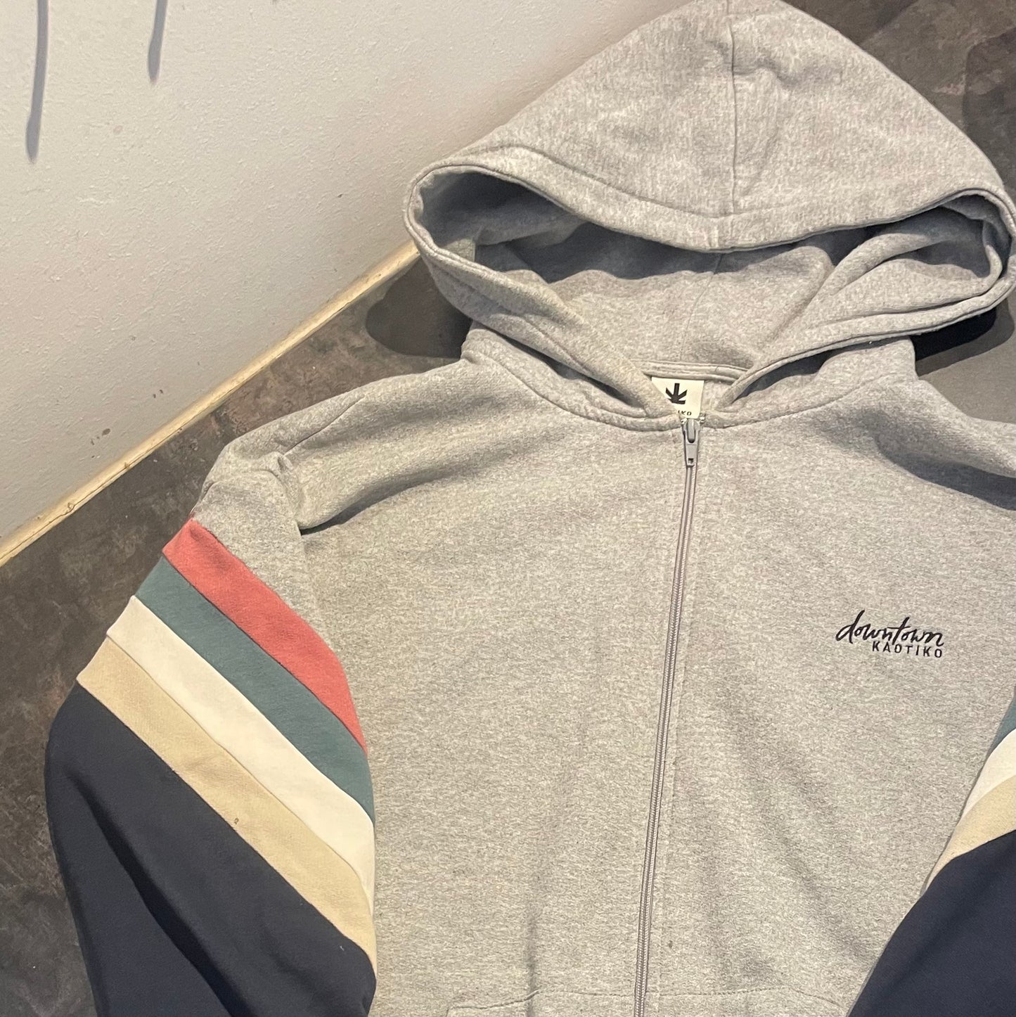 Hooded Jacket von Kaotiko (L Herren) Full Zip Sweatshirt hellgrau bunt