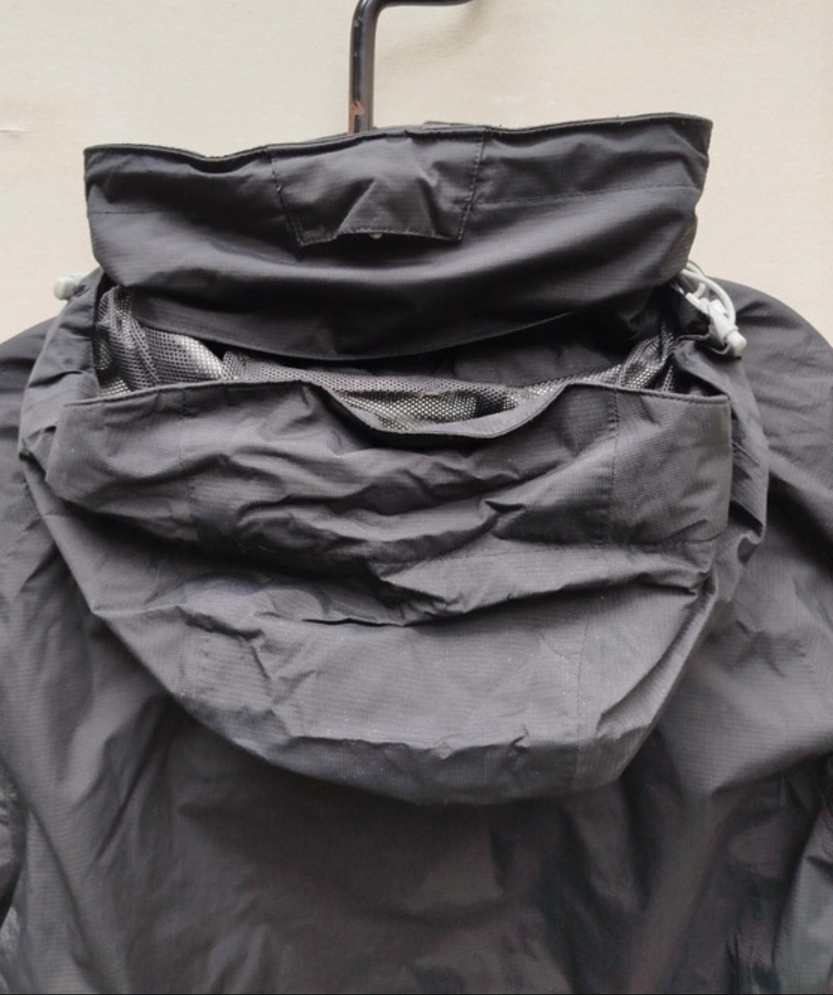 Verlängerte Regen Jacke von Mammut (M Damen) Parka schwarz