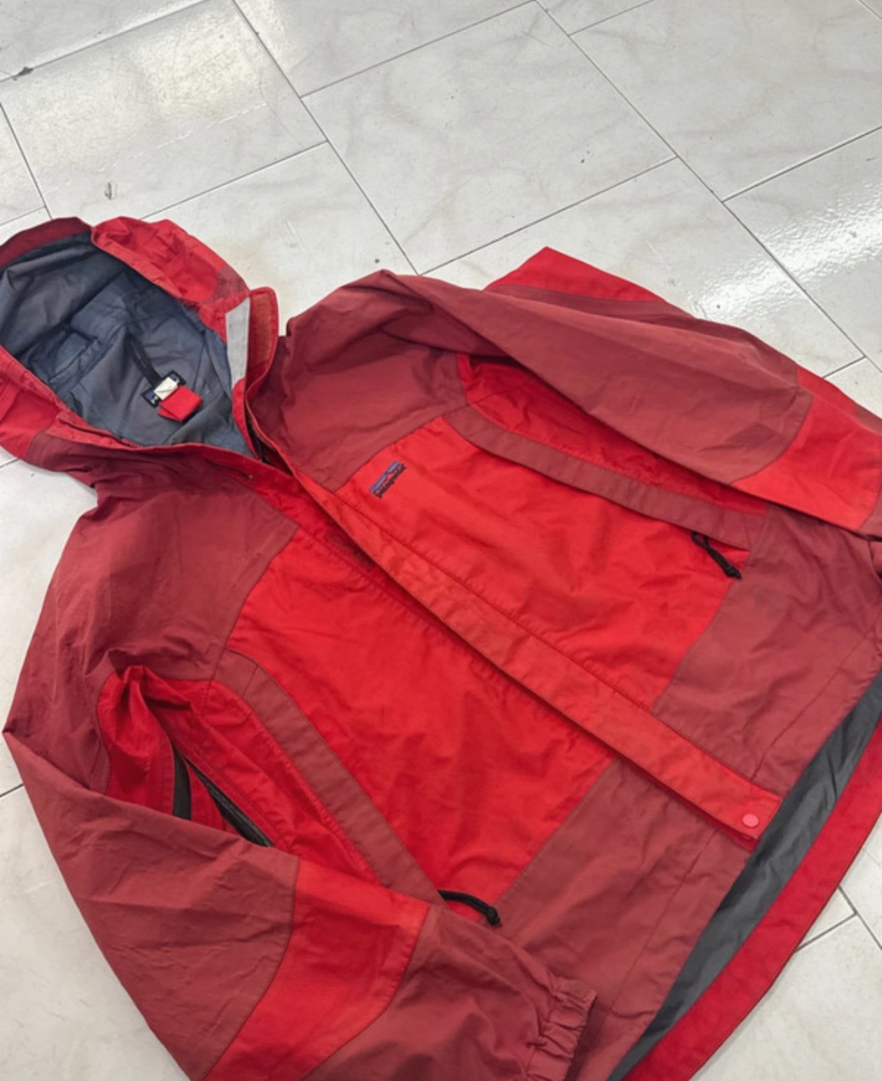 Snowboard Jacke von Patagonia (L Herren) Hardshell rot