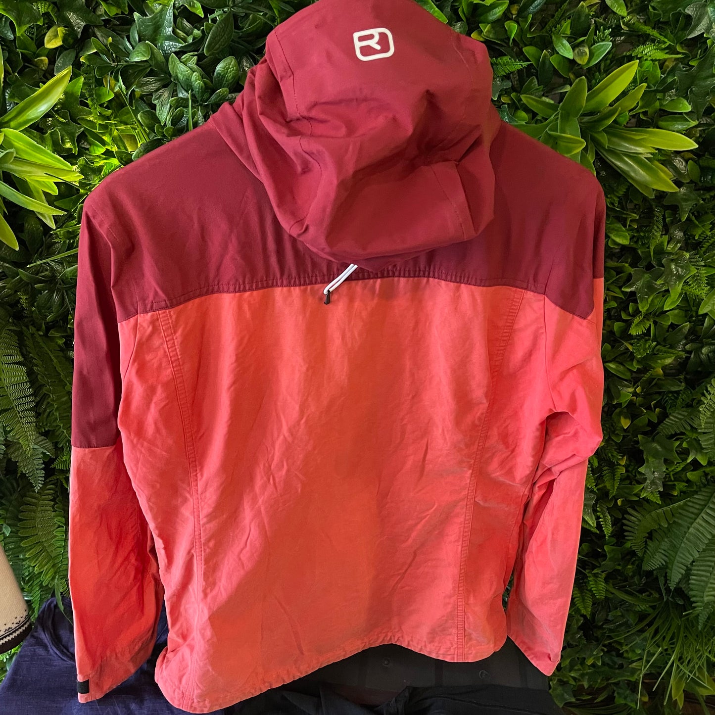Ortovox Corvara 3L Jacke (M Damen) atmungsaktiv rosa-bordeaux
