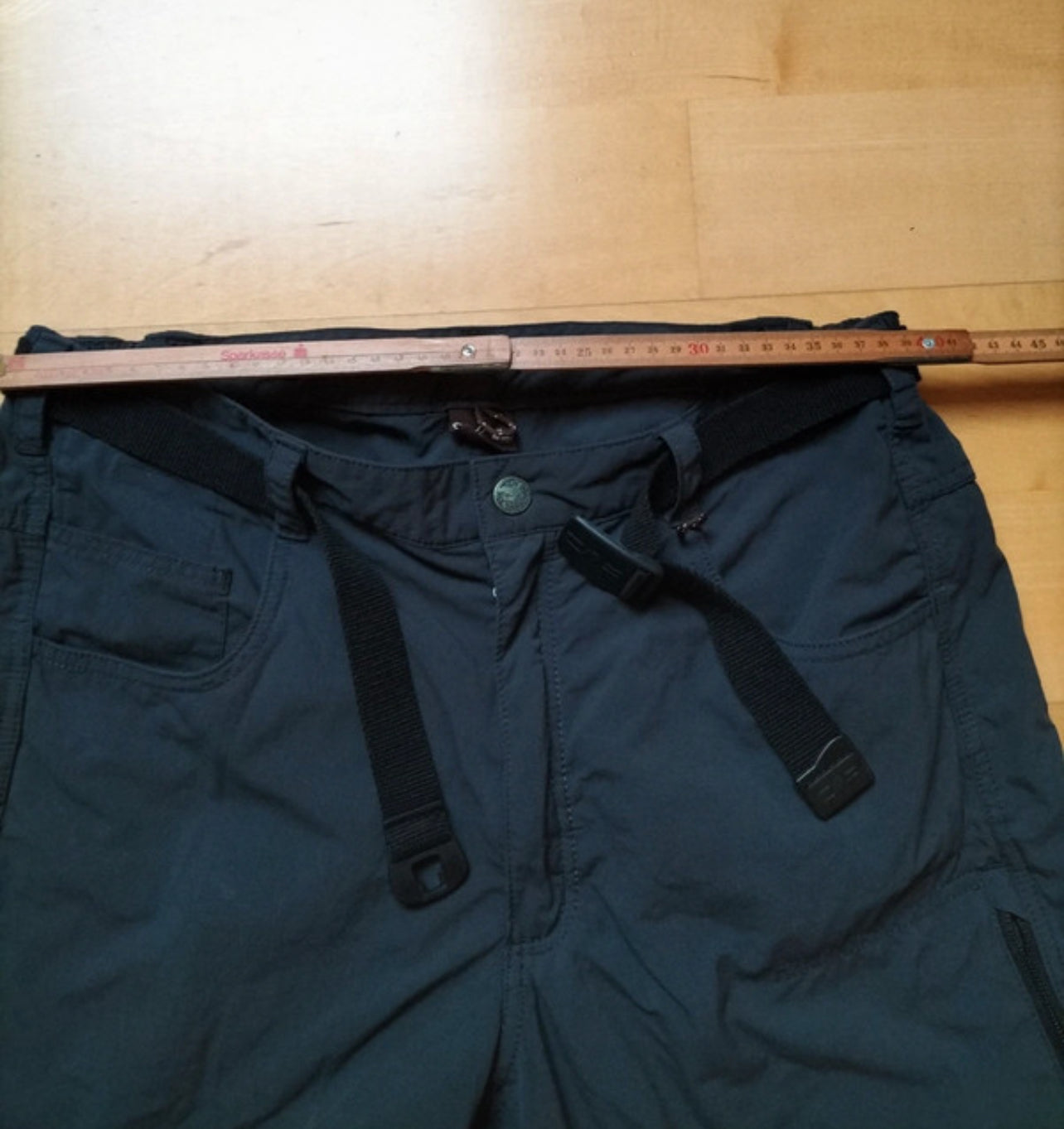 Kurze Hose von Salewa (L /XL Herren) technische Shorts dunkelgrau