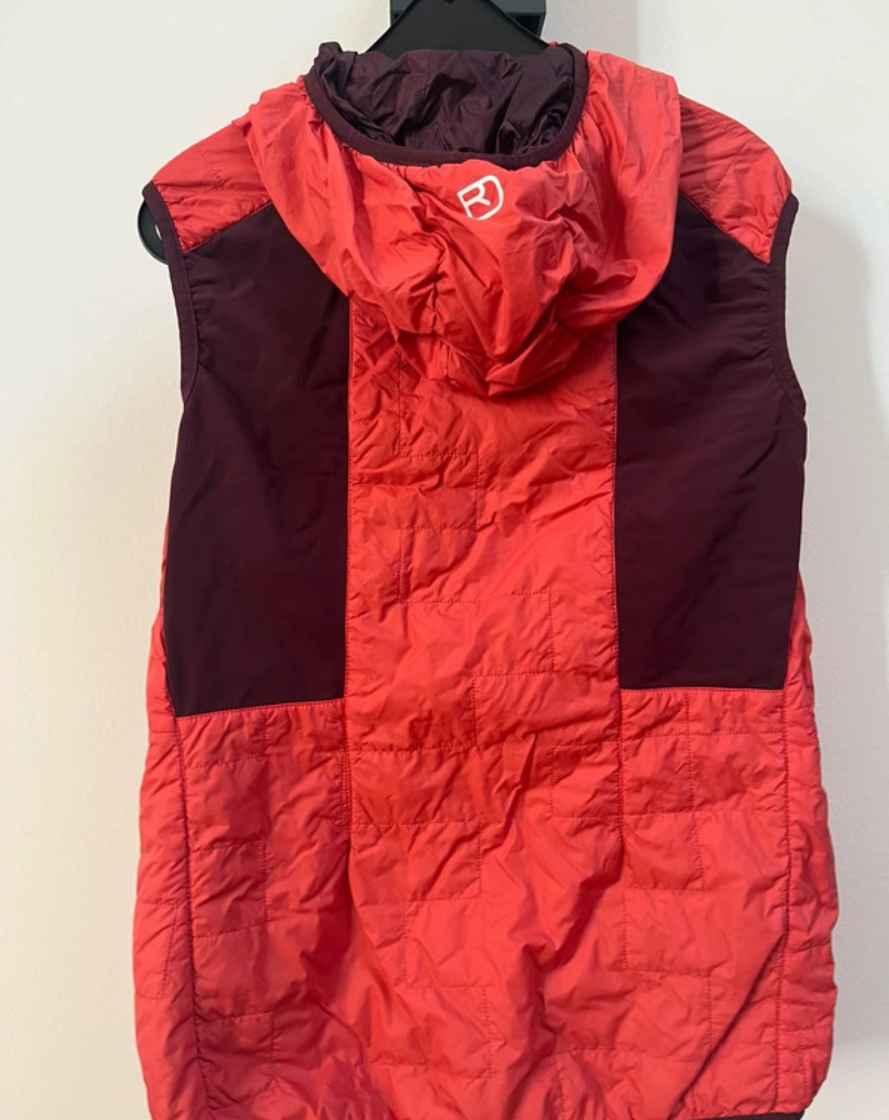 Kapuzen Weste von Ortovox Swisswool (L Damen) korallenrot