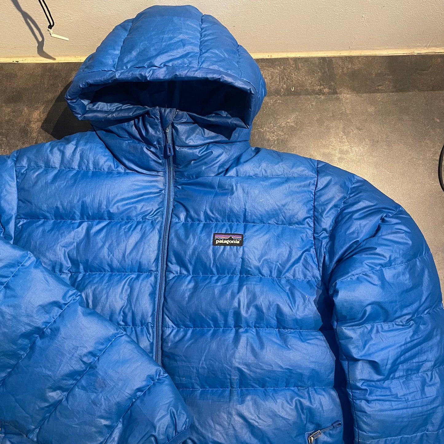 Daunen Jacke von Patagonia (M Herren ) blau mit Kapuze