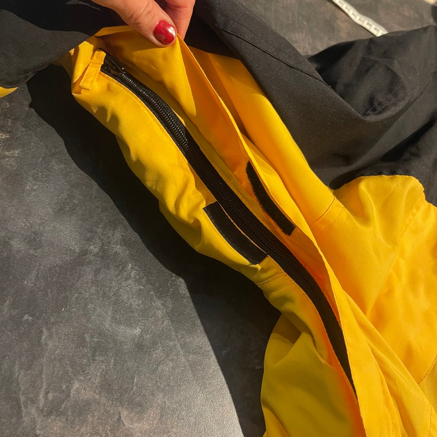 Leicht gefütterte Regen Jacke von Vaude (XL Herren) gelb schwarz