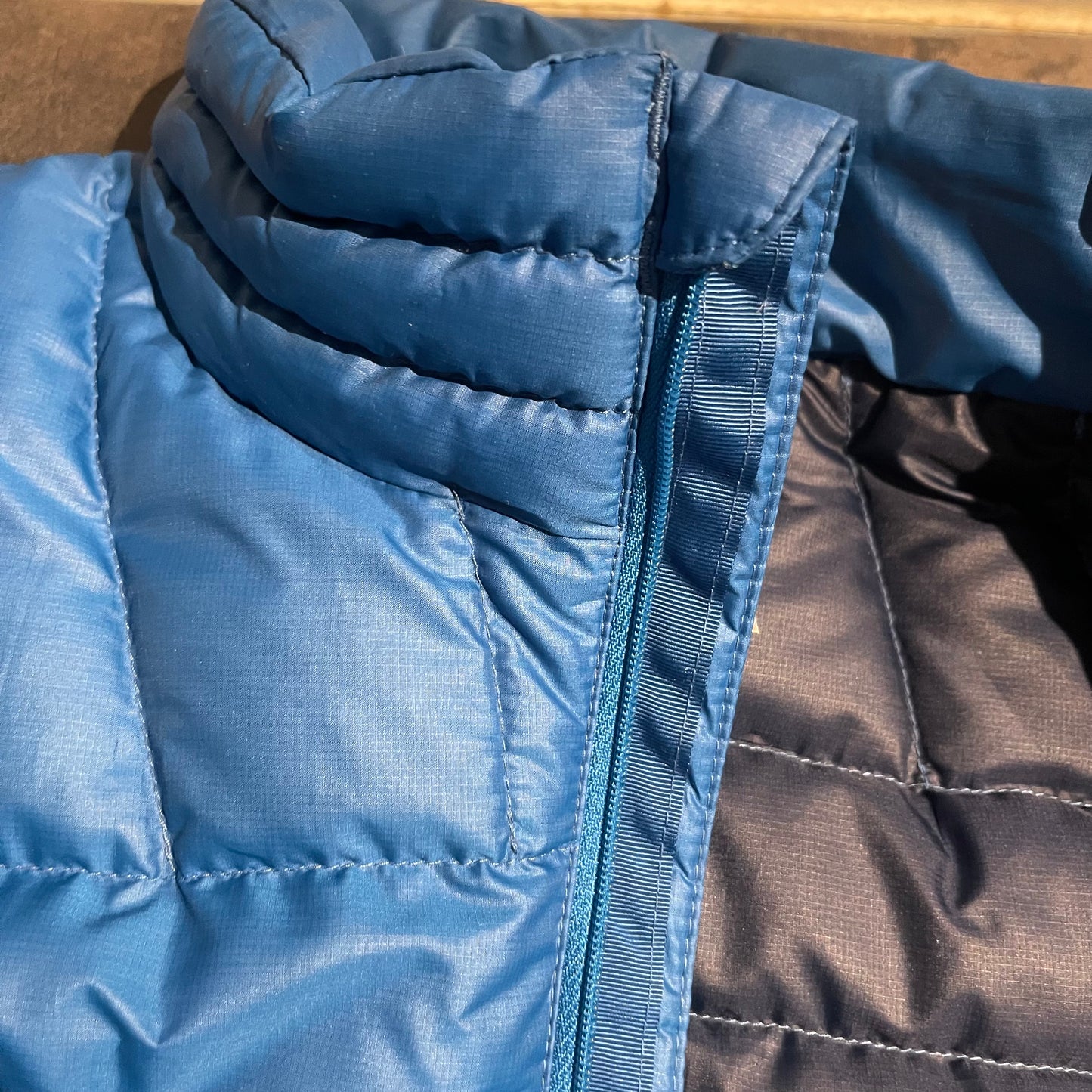 Patagonia Daunen Weste (L Herren) blau