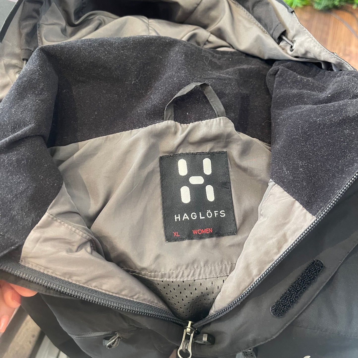 Waterproof Jacke von Haglöfs (L / XL Damen) schwarz