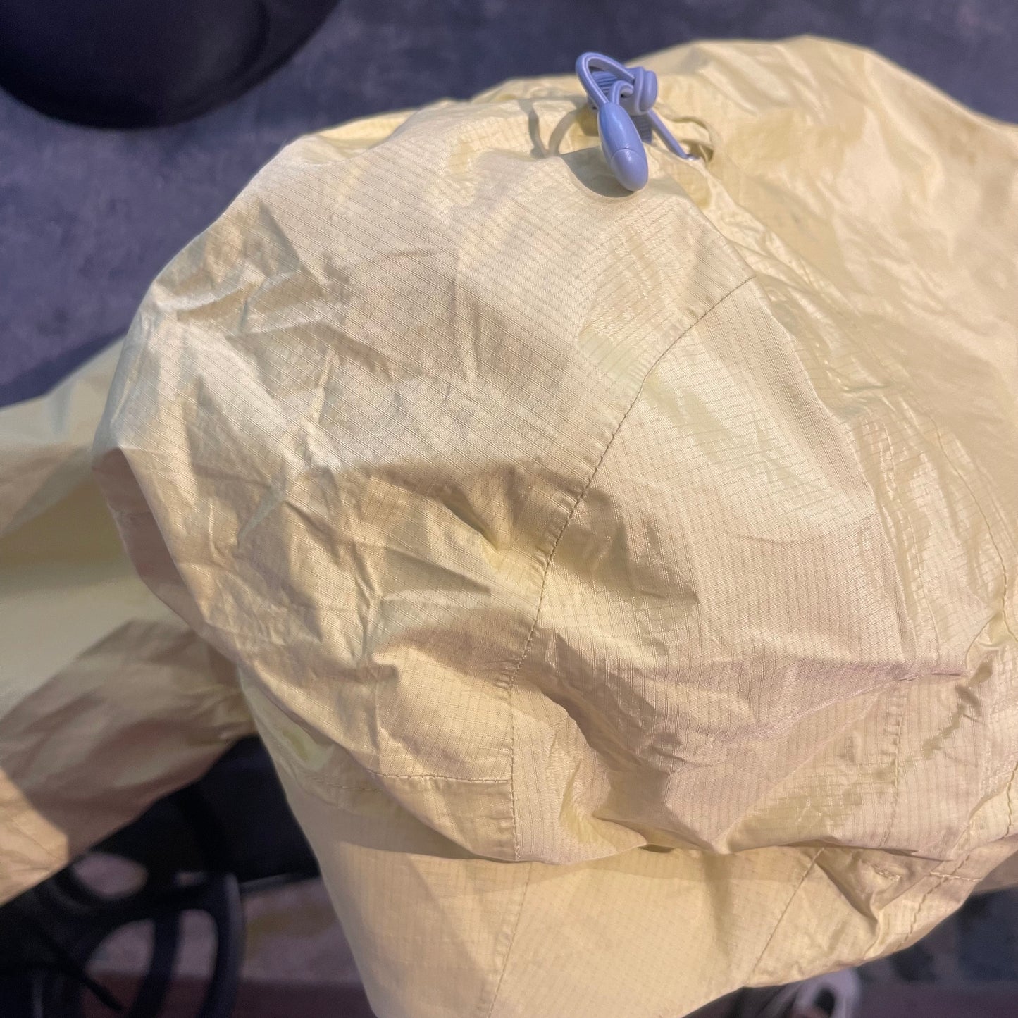 Leichte Regen Jacke von Patagonia (M Damen) gelb