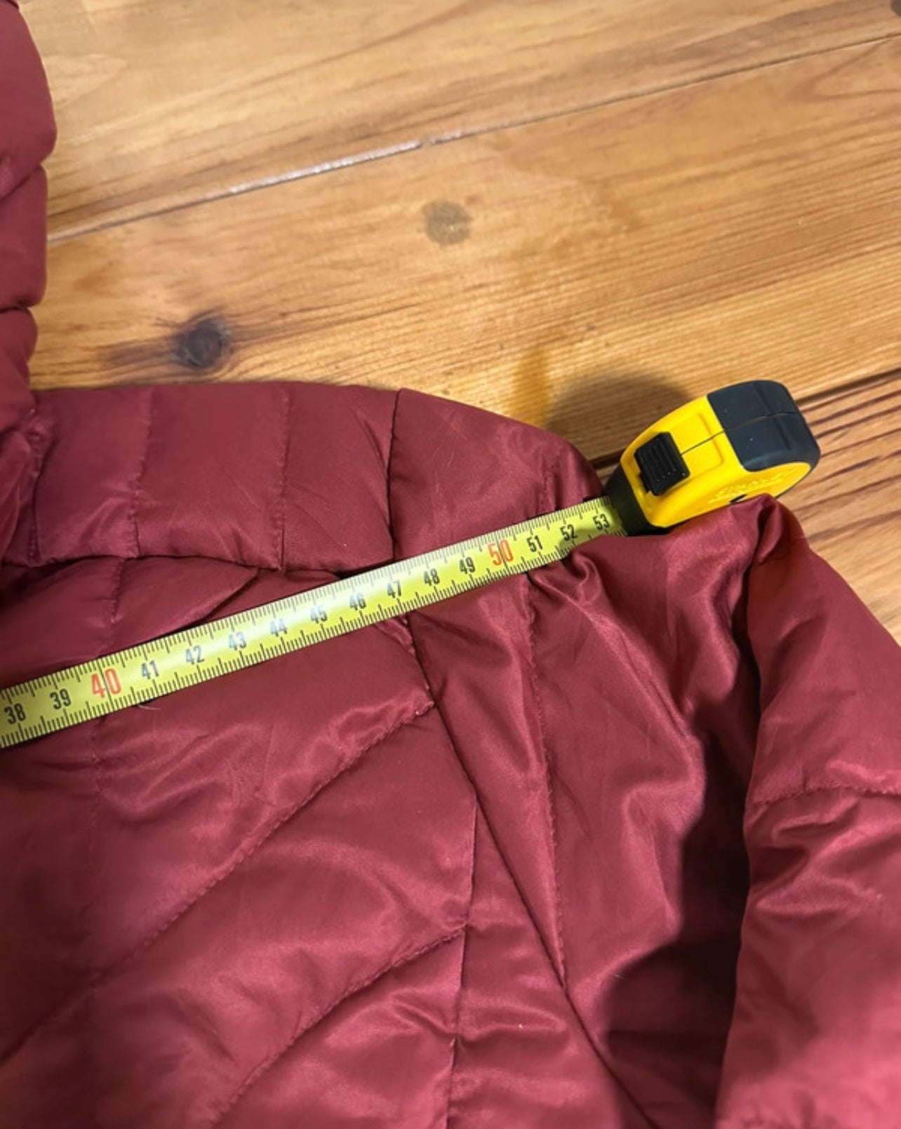 Patagonia Daunen Jacke (M Damen) mit Kapuze dunkelrot