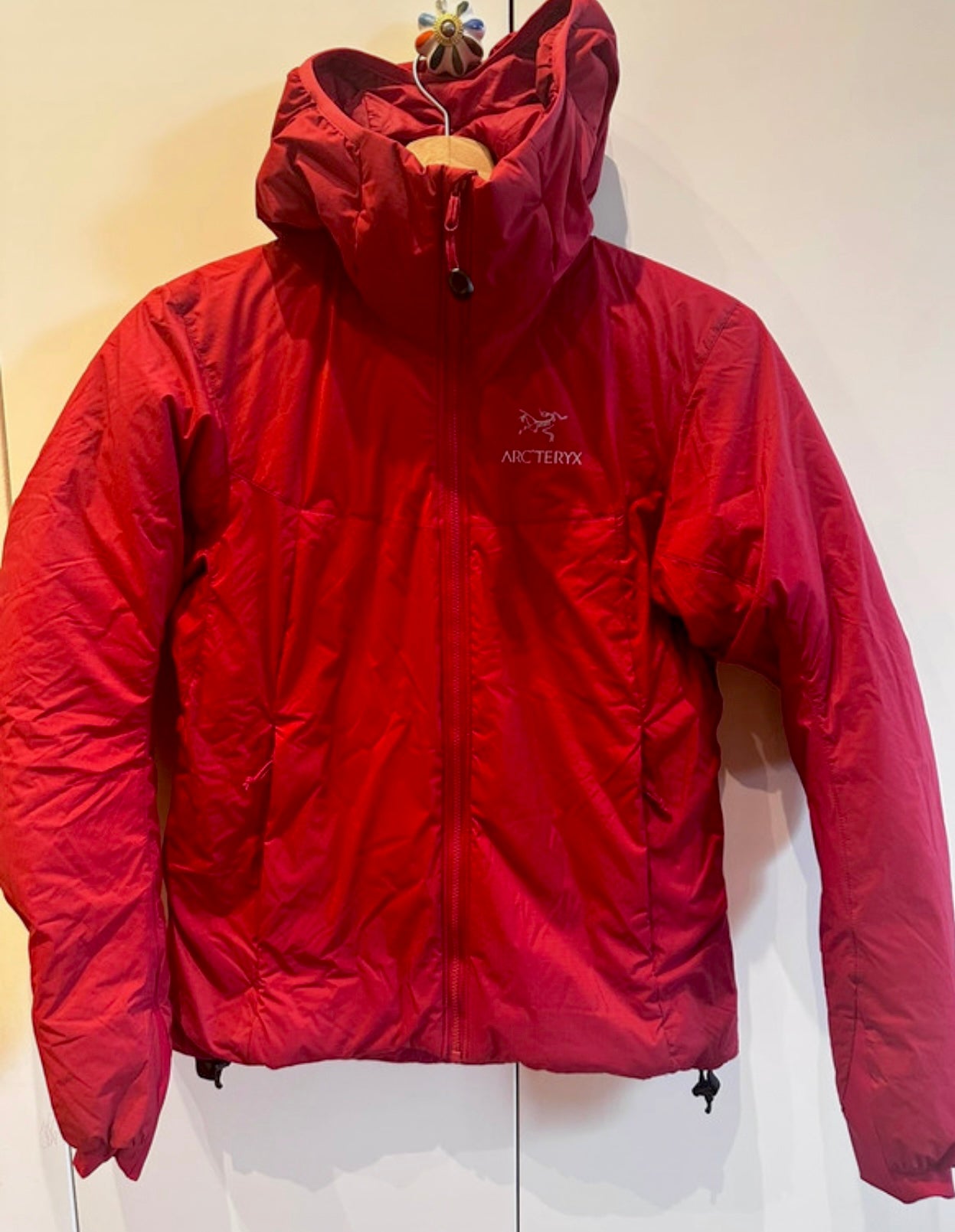 Warme Jacke von Arcteryx Atom AR (XS Damen) Heavyweight rot