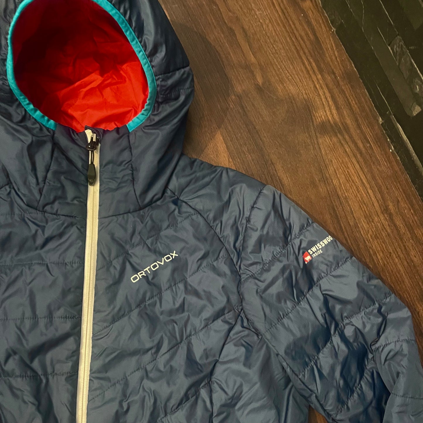 Warme Kapuzen Jacke von Ortovox (M Damen) Swisswool blau