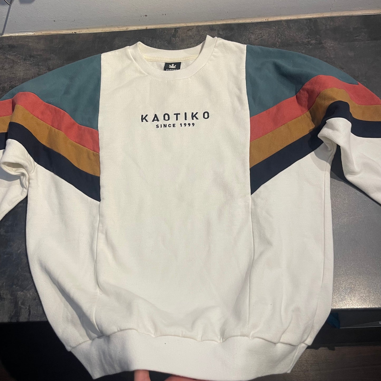 Weiß bunter Pullover von Kaotiko in Größe M ( Herren)