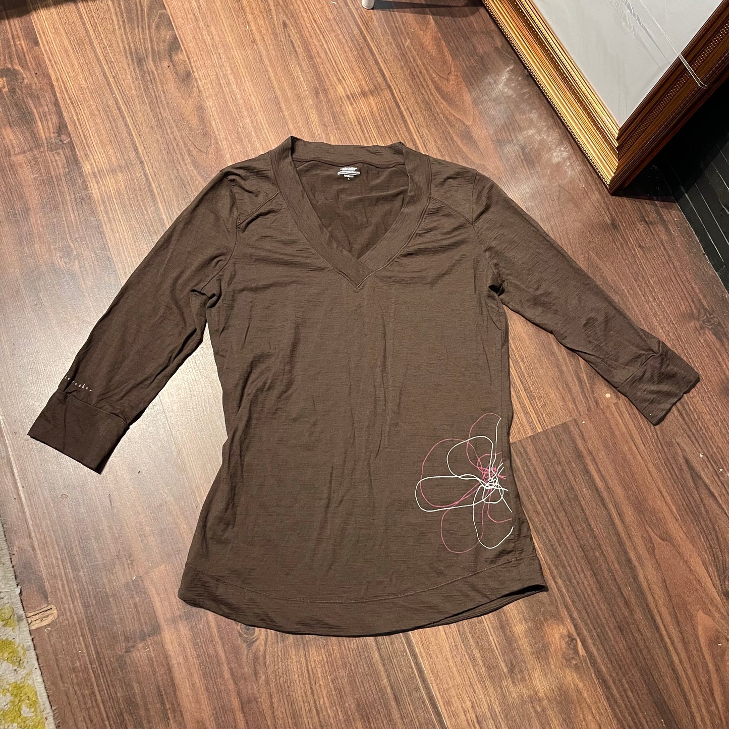 Longsleeve Icebreaker Merino (L Damen) braun mit Blume Ärmel 2/3