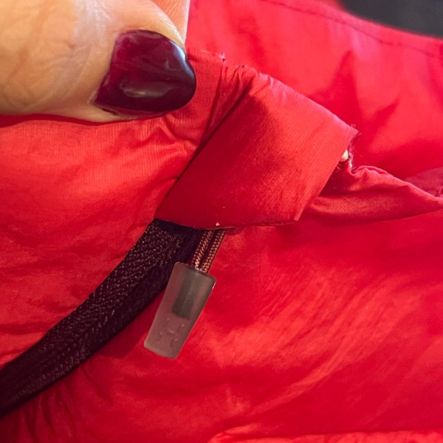 Ultraleichte Isolations Jacke von Haglöfs (S Damen) Kunstdaune rot