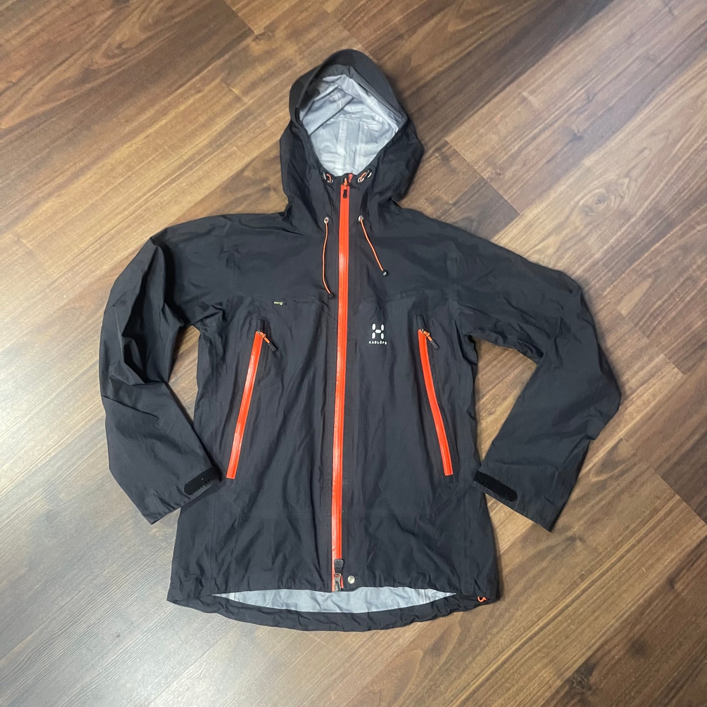 Dünne Hardshell Jacke von Haglöfs (S Damen) Goretex schwarz