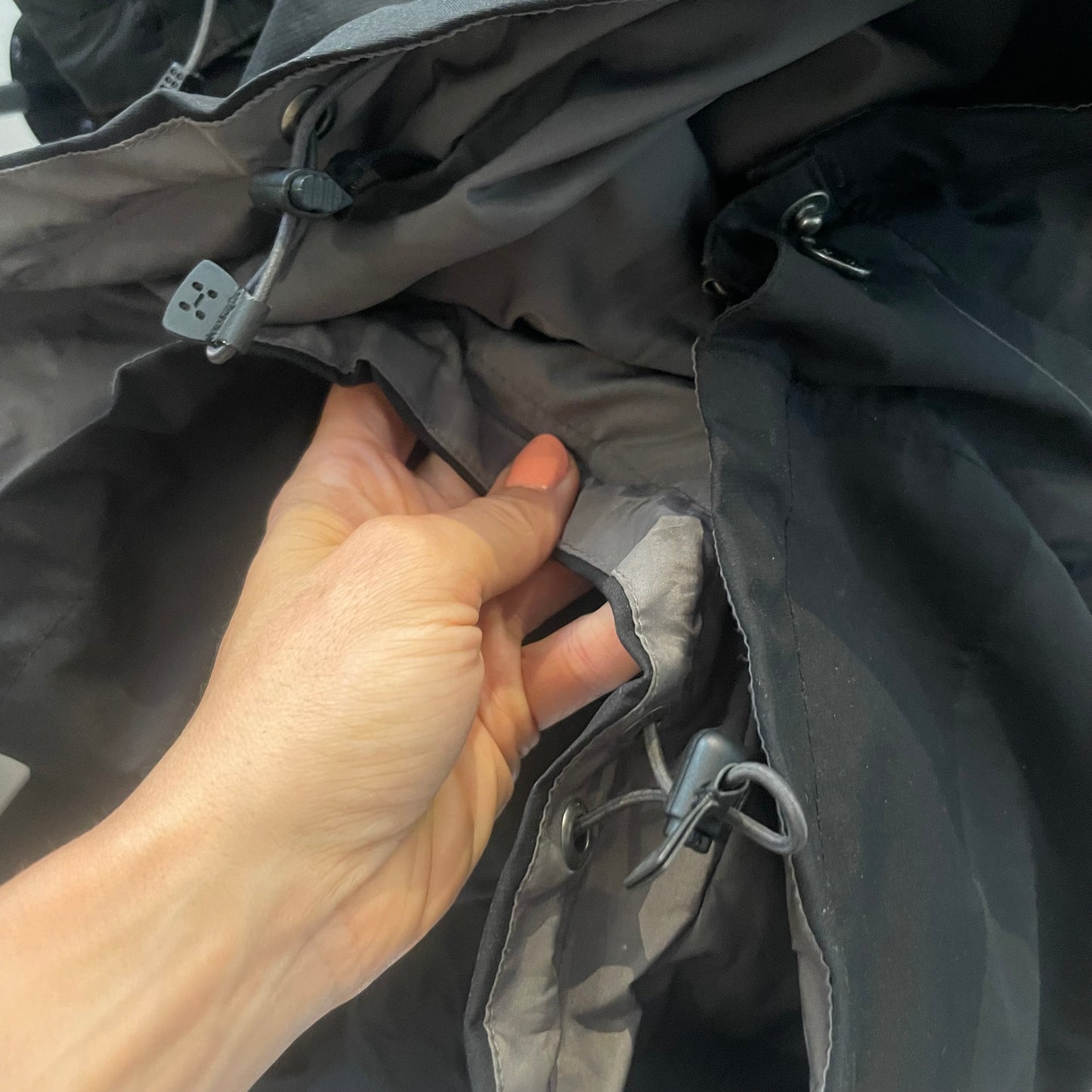 Waterproof Jacke von Haglöfs (L / XL Damen) schwarz