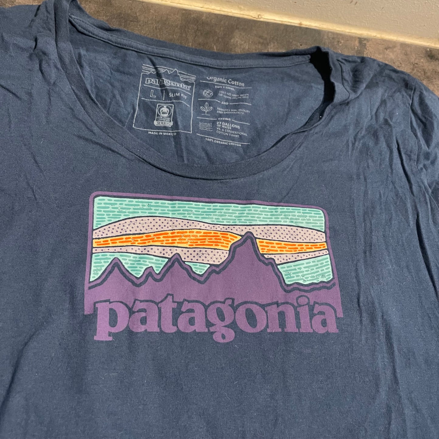 Patagonia T-Shirt ( L Damen ) Organic Cotton dunkelblau mit Brustprint