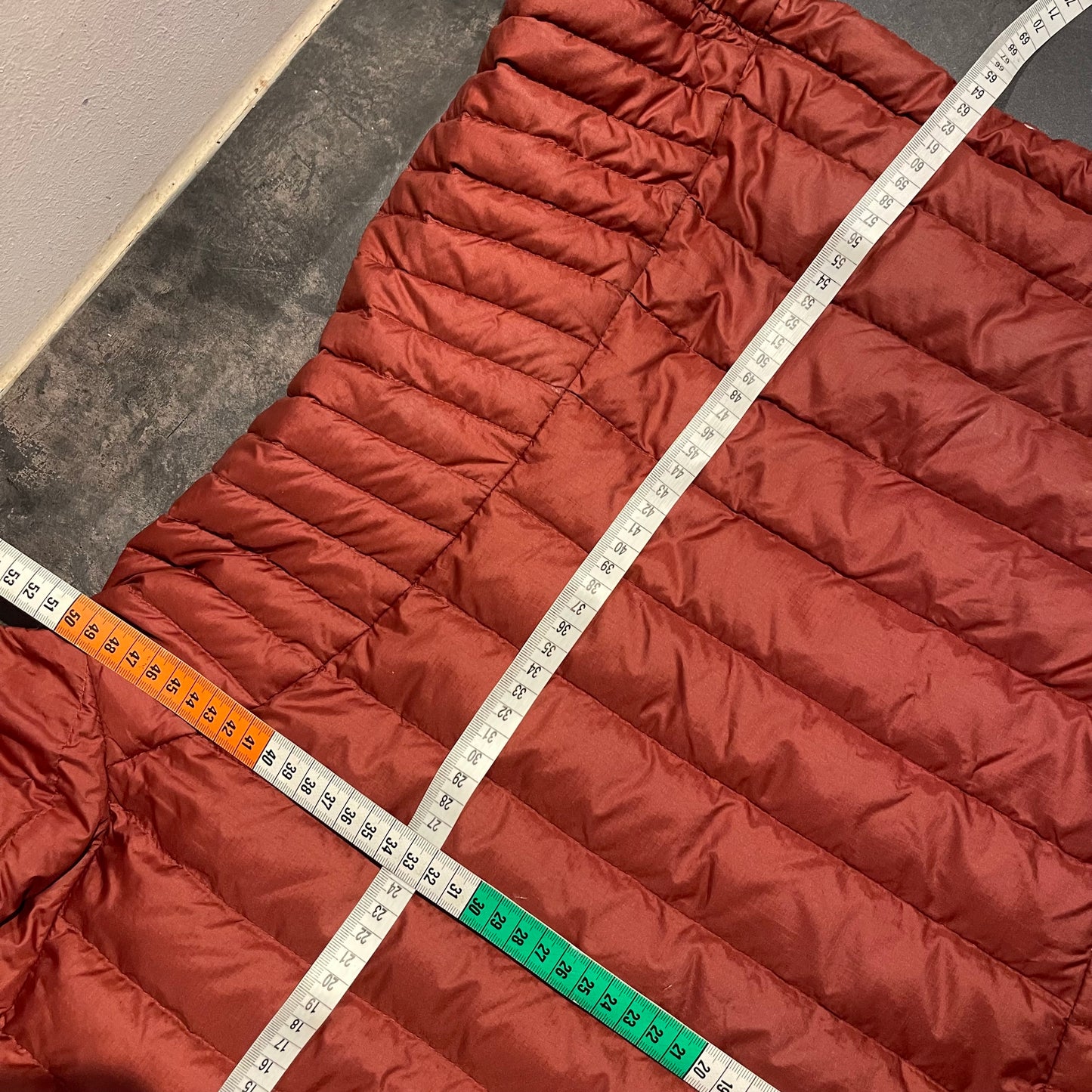 Patagonia Daunen Jacke (M Damen) Isolation Bordeaux rot