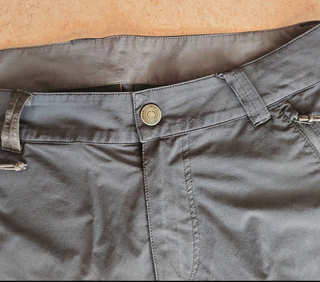 Kurze Wander- Hose von Mammut (Herren M) Capri Shorts dunkelblau