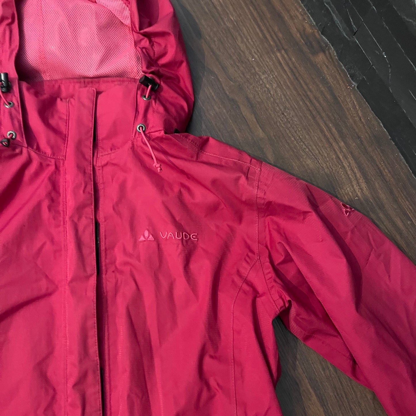 Regen Jacke von Vaude (XS :34 Damen) pink Kapuze