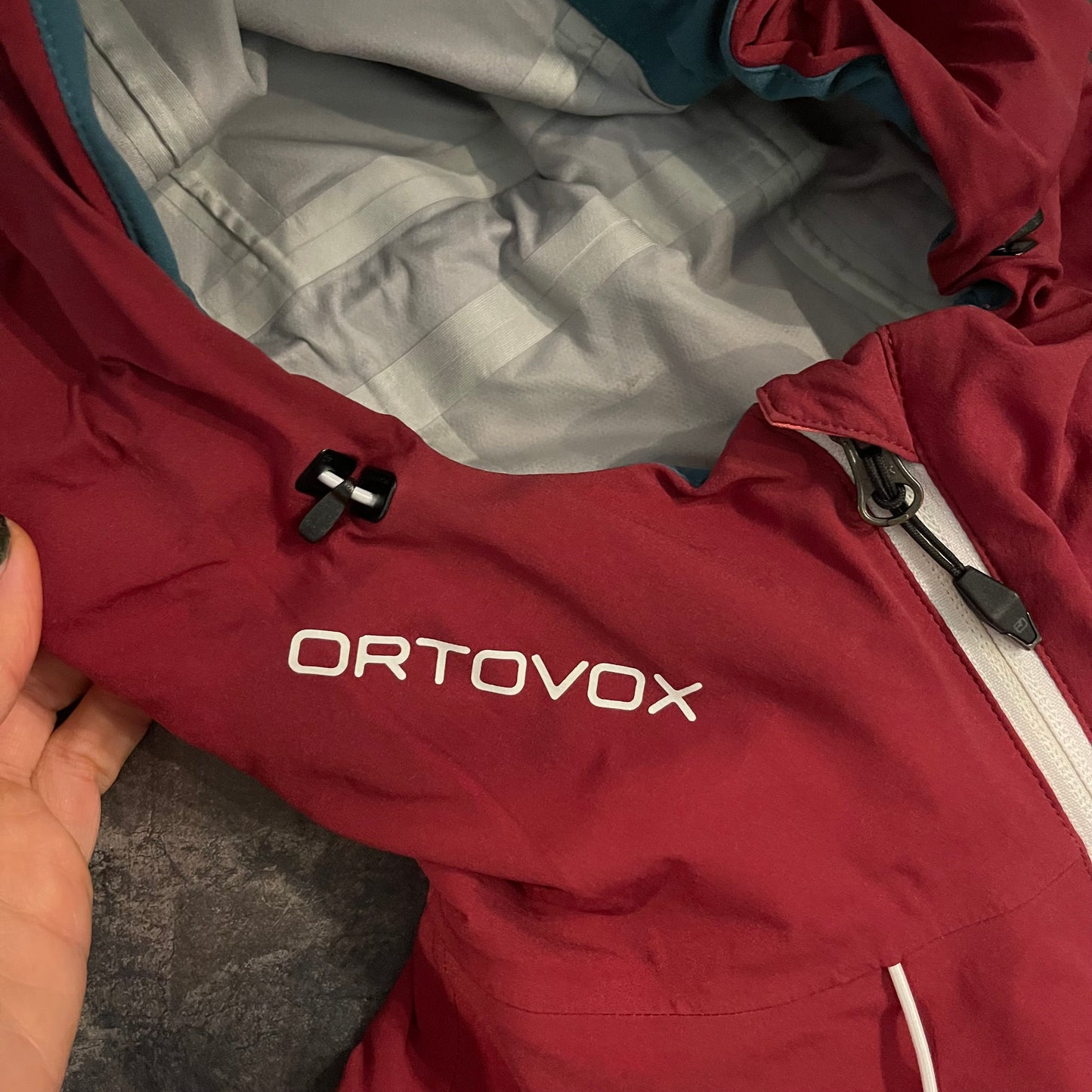 Ortovox Corvara 3L Jacke (M Damen) atmungsaktiv rosa-bordeaux