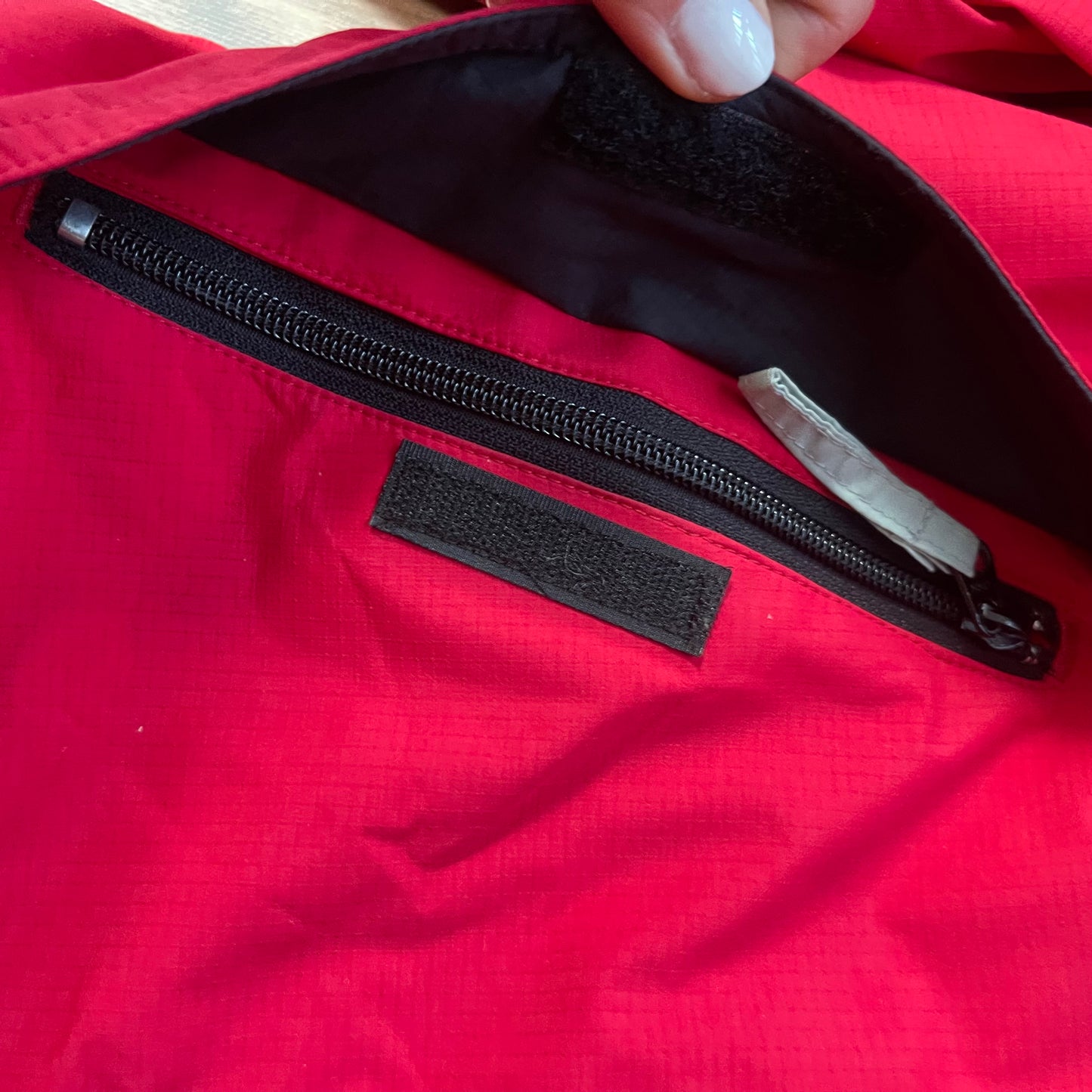 Regen Jacke von Mountain Equipment (S Herren) Gore-Tex® XCR rot schwarz