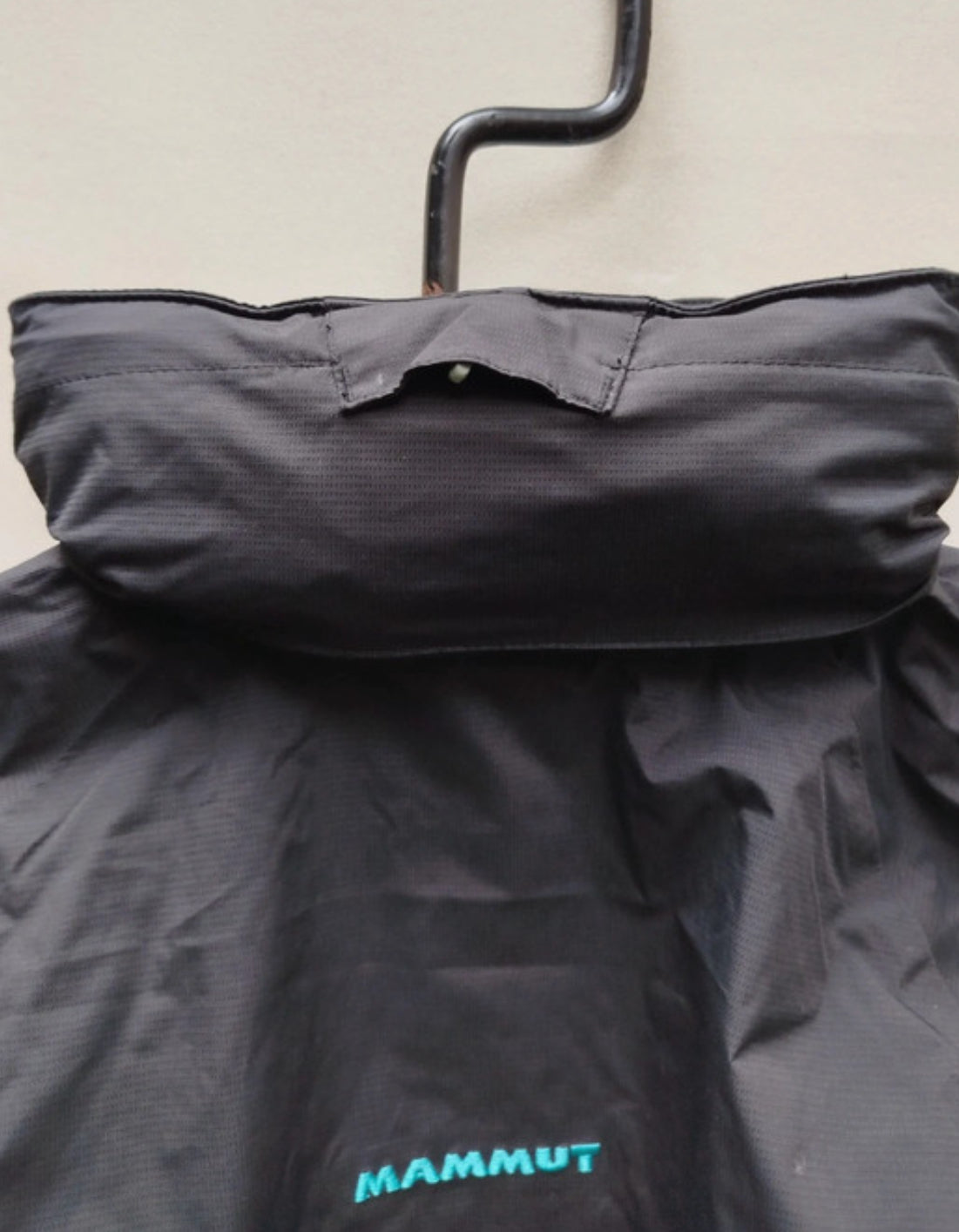 Verlängerte Regen Jacke von Mammut (M Damen) Parka schwarz