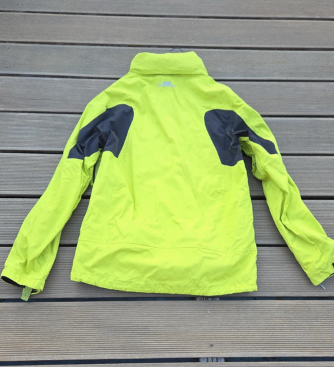 Snowboard Jacke von Salewa (L Herren) wasserdicht grün