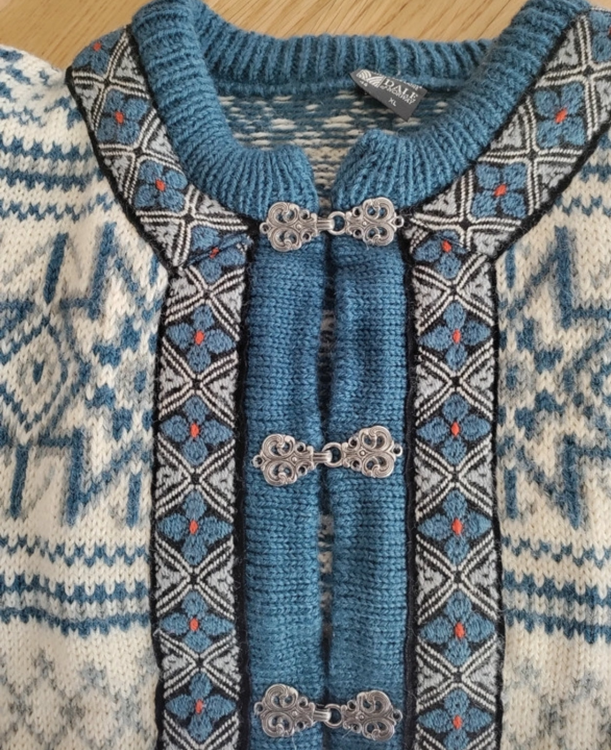 Strickjacke von Dale of Norway (XL Damen) cremeweiß-blau