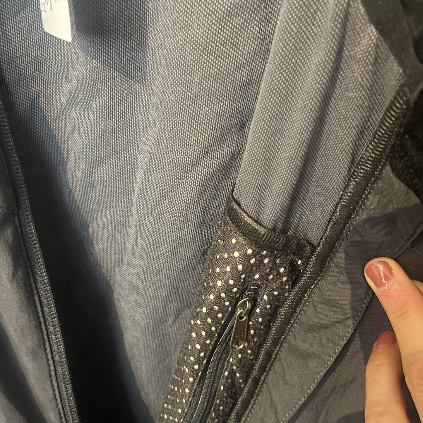 Leichte Jacke Patagonia (Herren S / Damen M) in Anthrazit