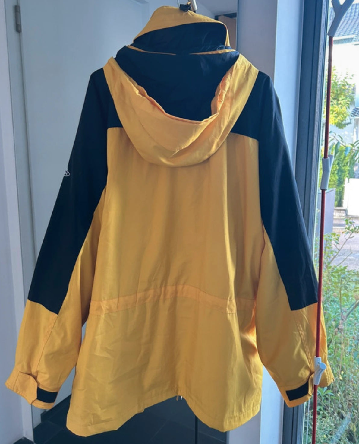 Leicht gefütterte Regen Jacke von Vaude (XL Herren) gelb schwarz
